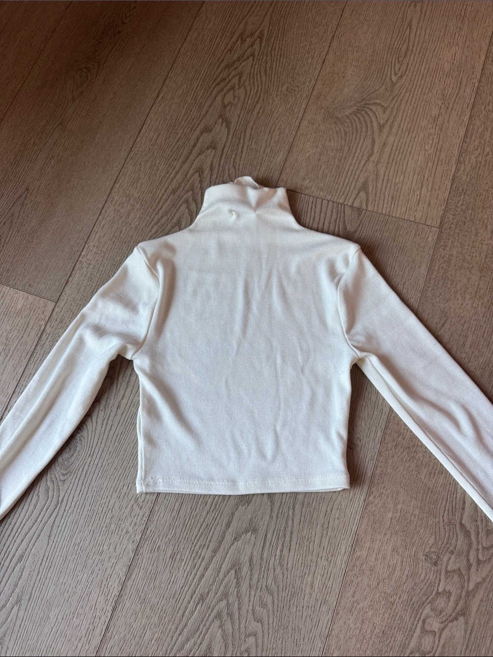 White Long-Sleeve Turtleneck Crop